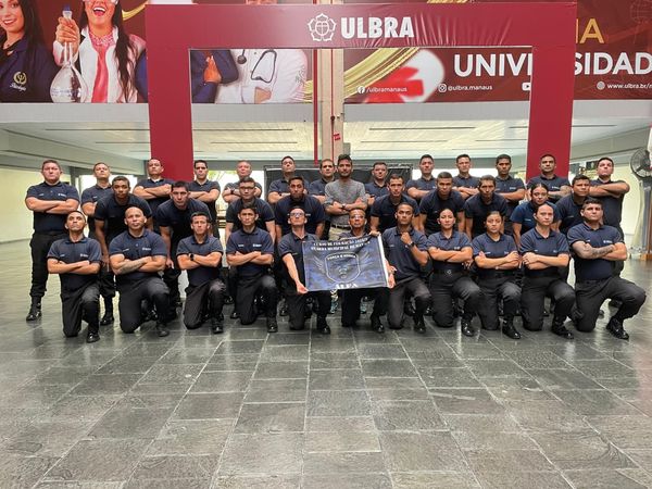 Foto 1. Instrutor Jander Ramires com a turma Alfa