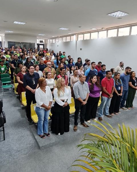 Foto 2. Autoridades na Área da Educação e o Corpo de Avaliadores.